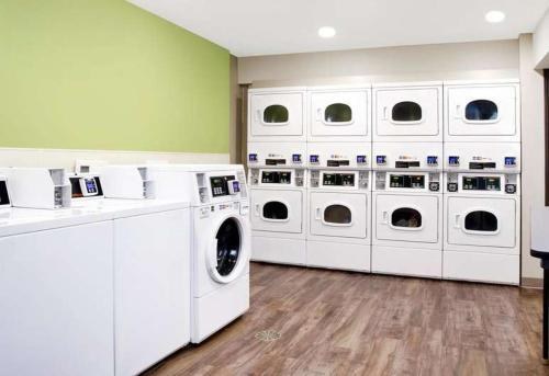 WoodSpring Suites Nashville Airport photo 4