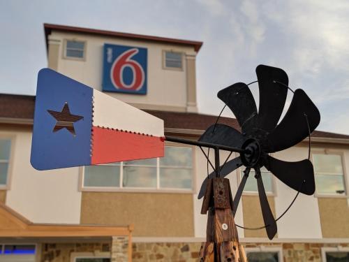 MOTEL 6-HOUSTON, TX - NORTH photo 4