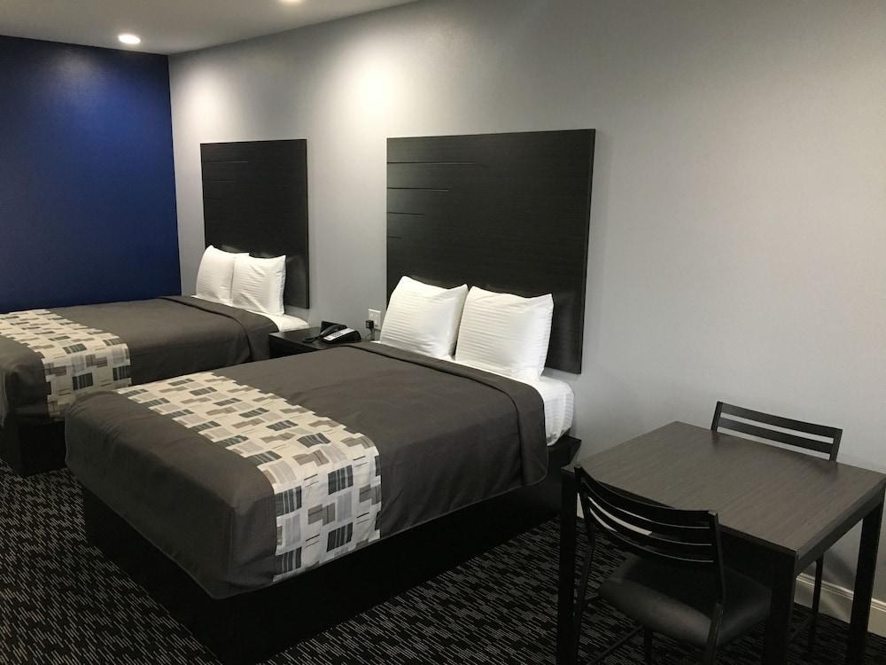 PLATINUM INN AND SUITES photo 1