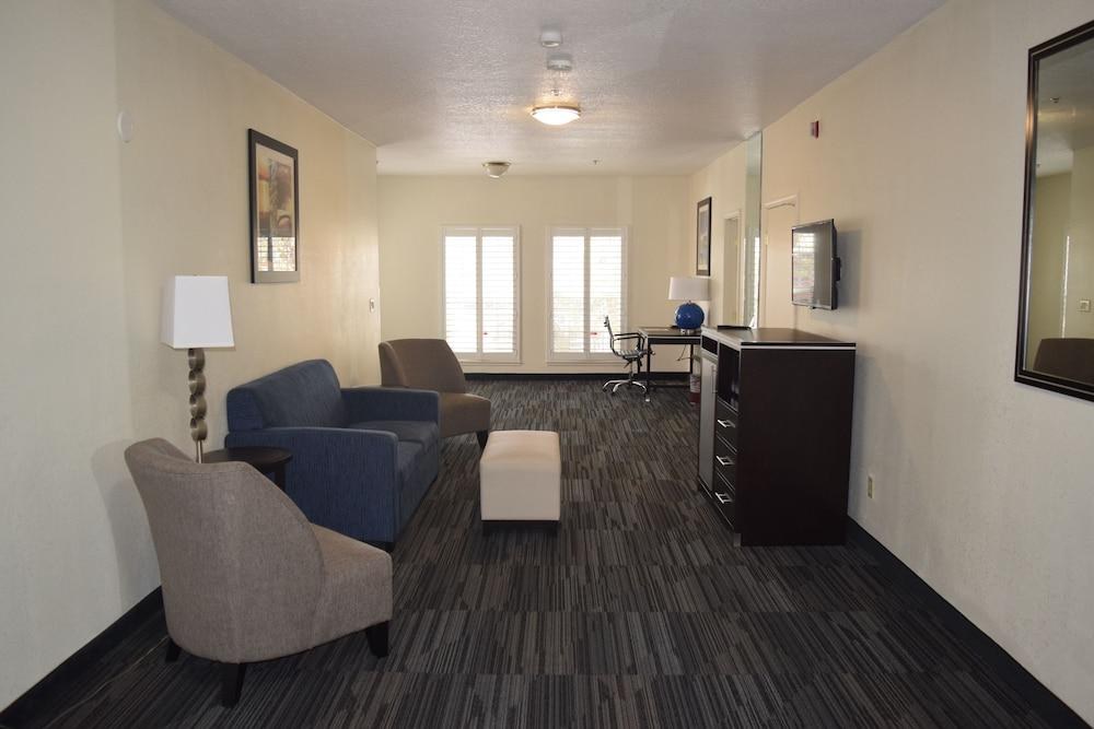 ARENA HOTEL photo 2