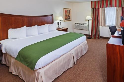 Tulsa Square Hotel Central, I-44 By OYO photo 1