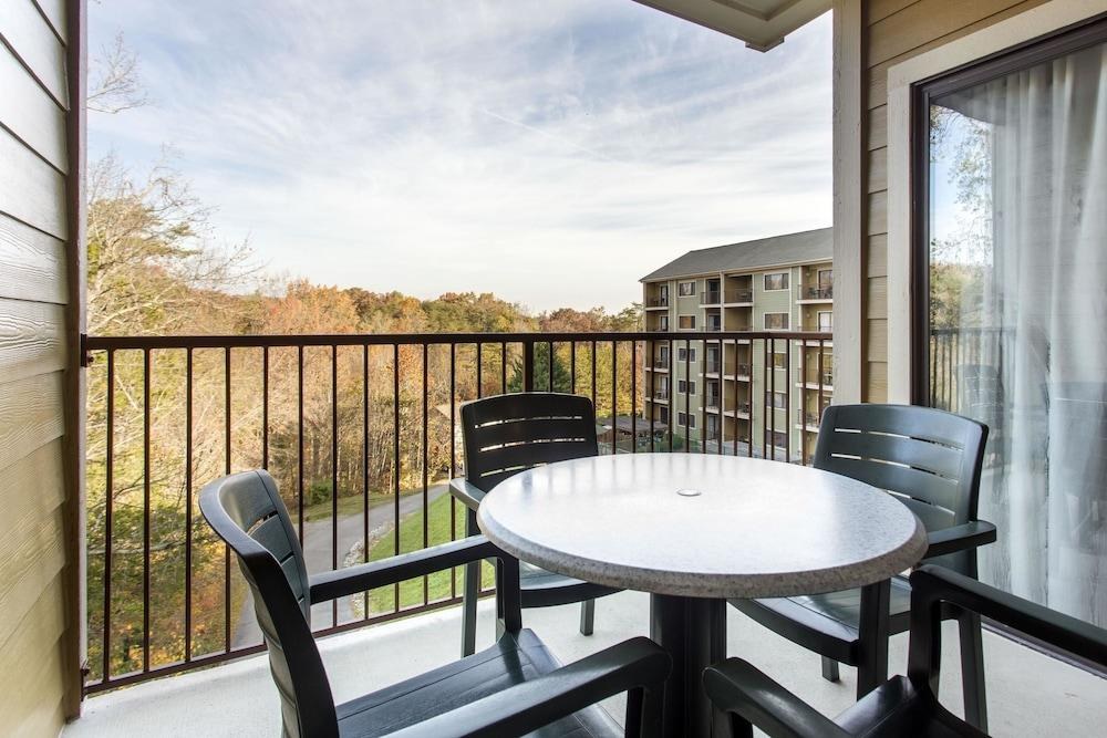BLUEGREEN VACATIONS LAUREL CREST, AN ASCEND RESORT photo 2