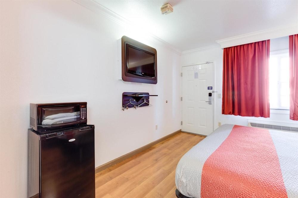 Motel 6-San Jose, CA - Convention Center photo 1