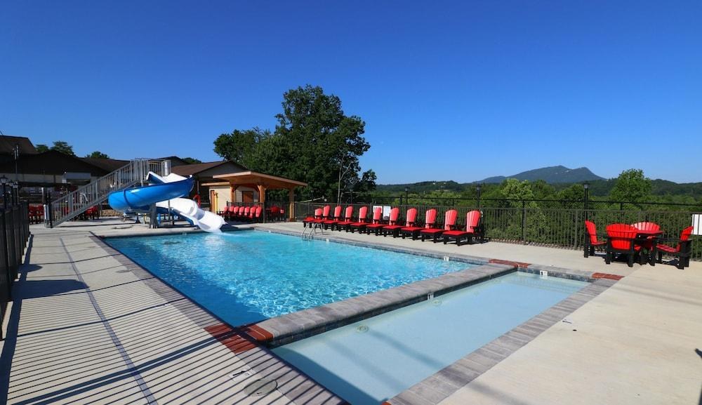Howard Johnson by Wyndham Pigeon Forge