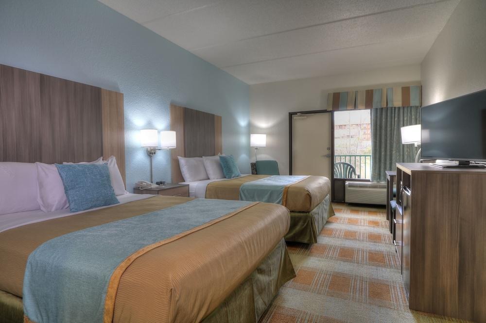 Pigeon River Inn photo 1