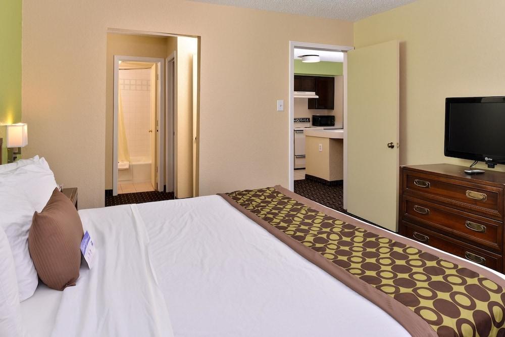 Americas Best Value Inn & Suites Extended Stay - Tulsa photo 2