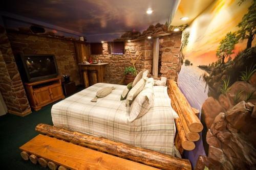 The Anniversary Inn - South Temple photo 4