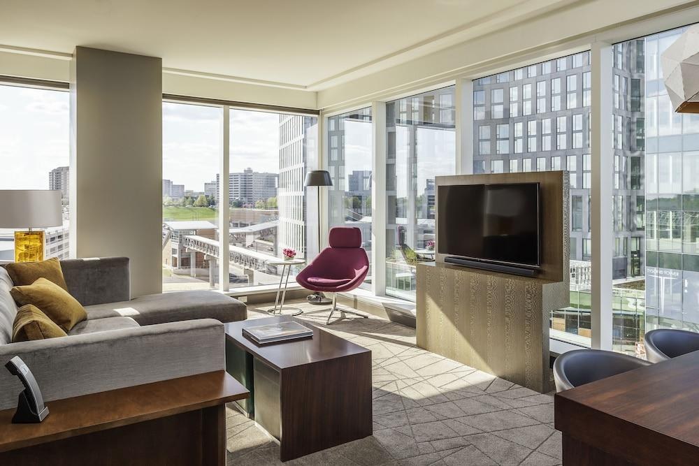 Hyatt Regency Tysons Corner Center photo 2