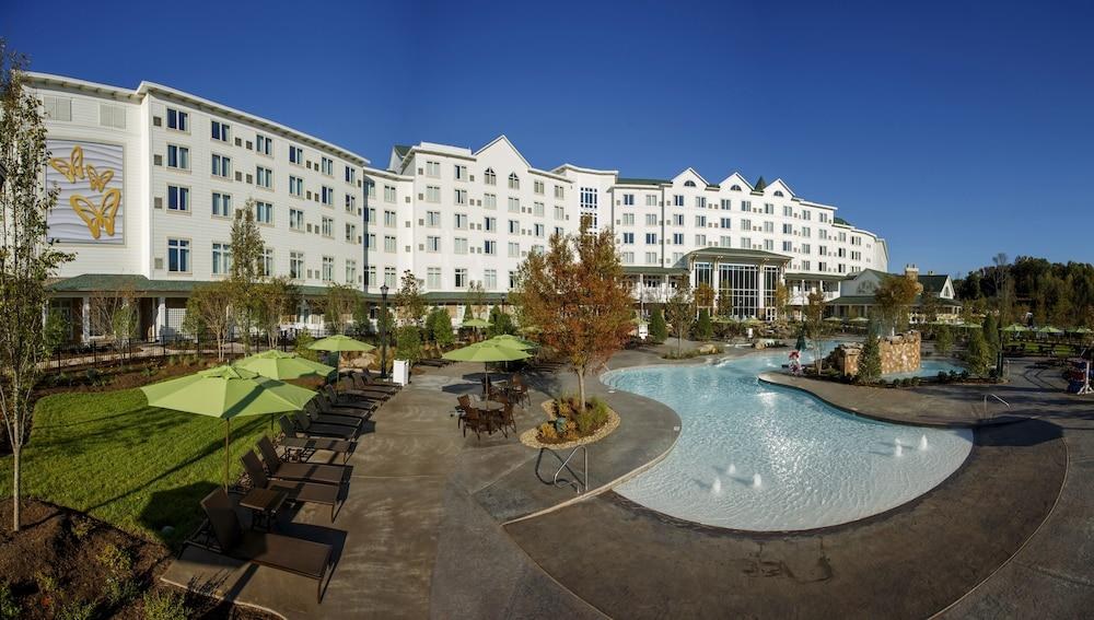 Dollywood's DreamMore Resort and Spa