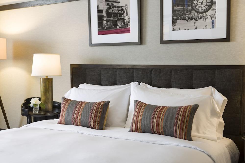 Kimpton Journeyman Hotel, an IHG Hotel photo 1