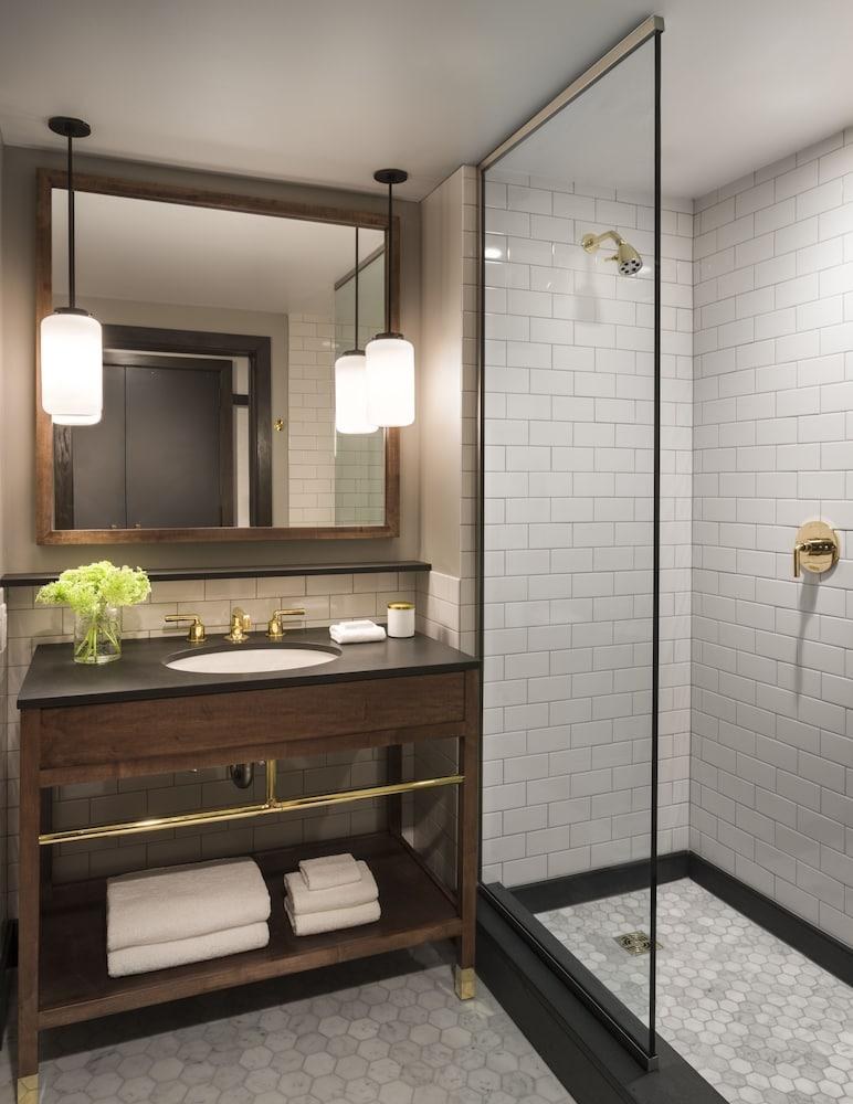 Kimpton Journeyman Hotel, an IHG Hotel photo 3