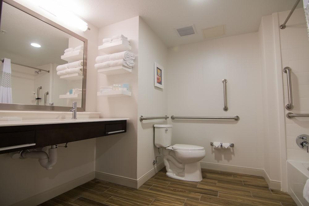 Hampton Inn & Suites Tulsa Downtown, Ok photo 3