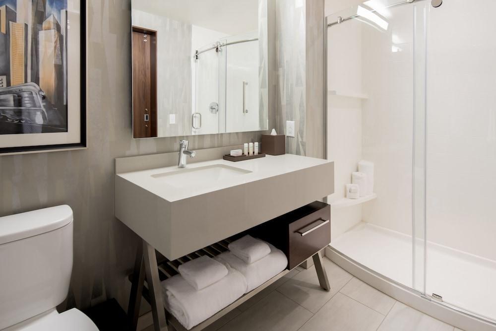 Embassy Suites By Hilton Seattle Downtown Pioneer Square photo 3