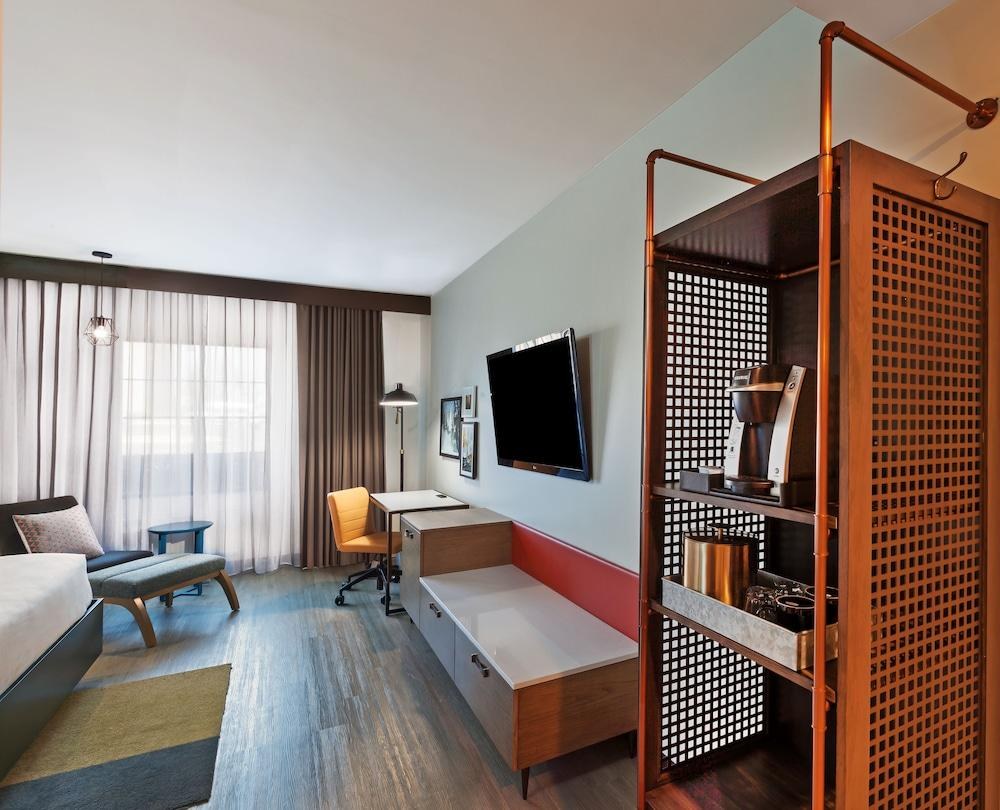 Hotel Indigo Tulsa DWTN/Entertainment Area photo 2