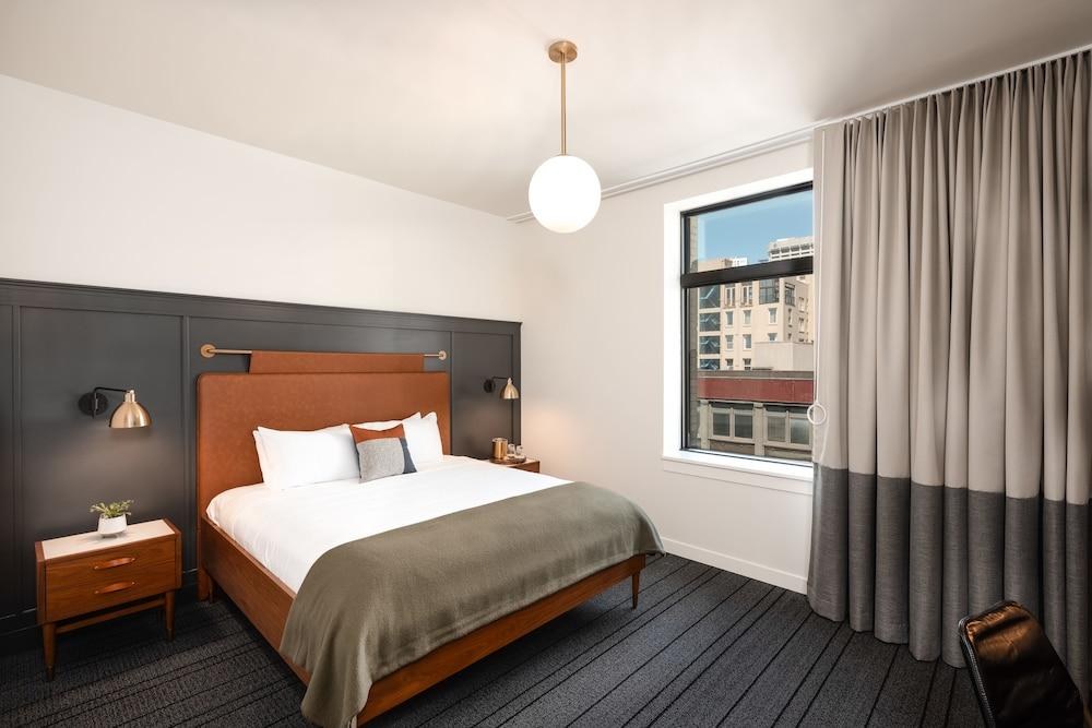 The State Hotel photo 1