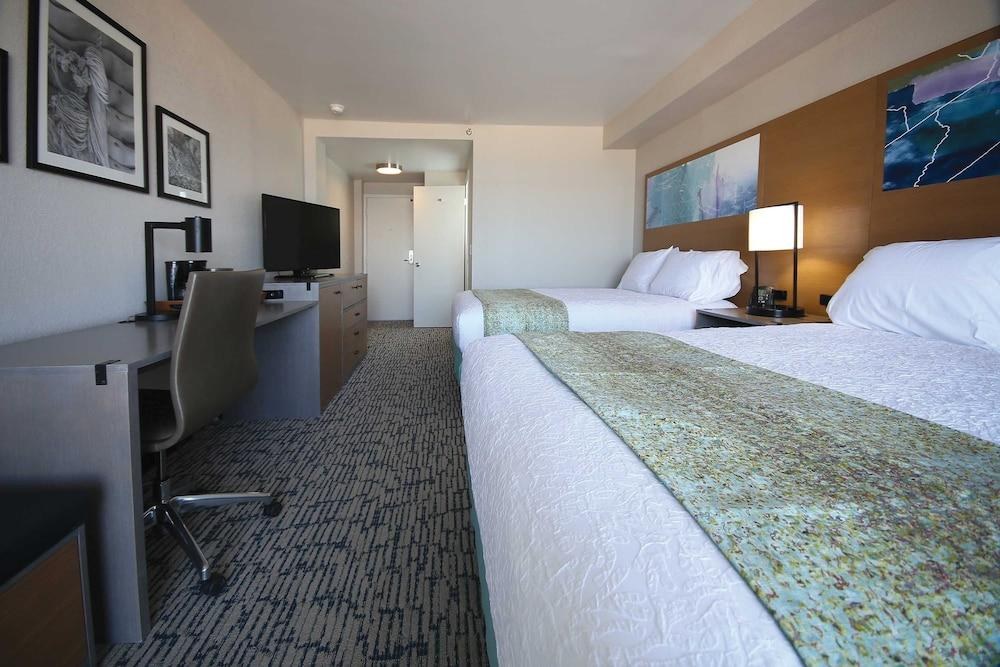 Surfbreak Virginia Beach Oceanfront, Ascend Hotel Collection photo 1