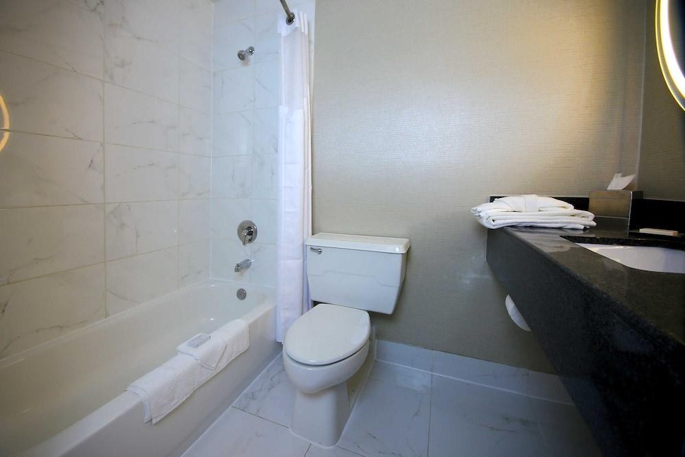 Surfbreak Virginia Beach Oceanfront, Ascend Hotel Collection photo 3