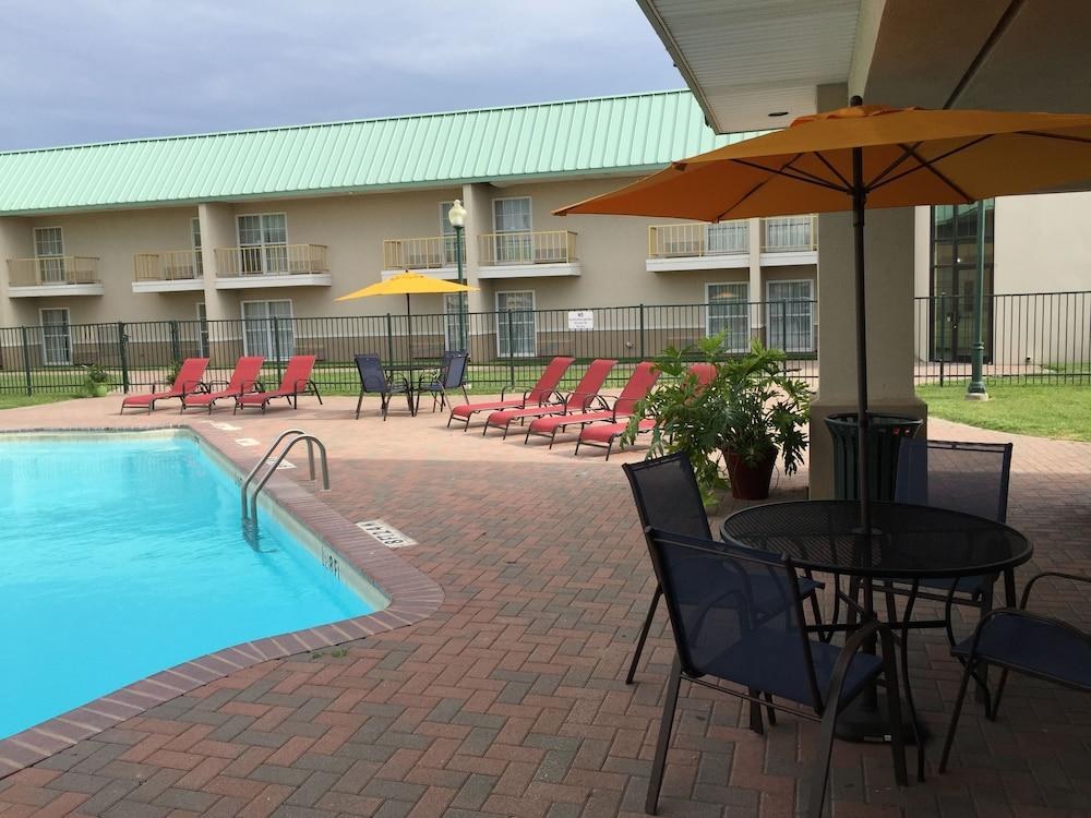 Extend-a-Suites - Extended Stay, I-40 Amarillo West