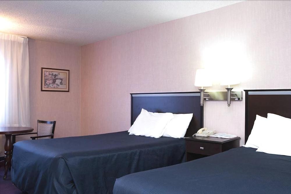 Brookhurst Plaza Inn photo 1
