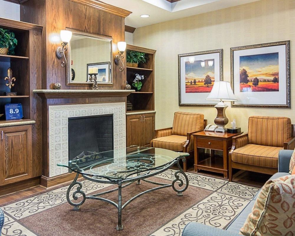 Comfort Inn & Suites Virginia Beach - Norfolk Airport photo 3