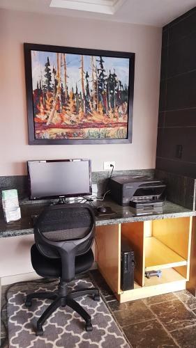 Travelodge by Wyndham Abbotsford Bakerview photo 3