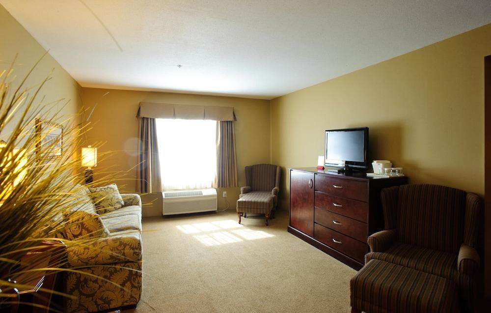Clarion Hotel & Conference Centre photo 1