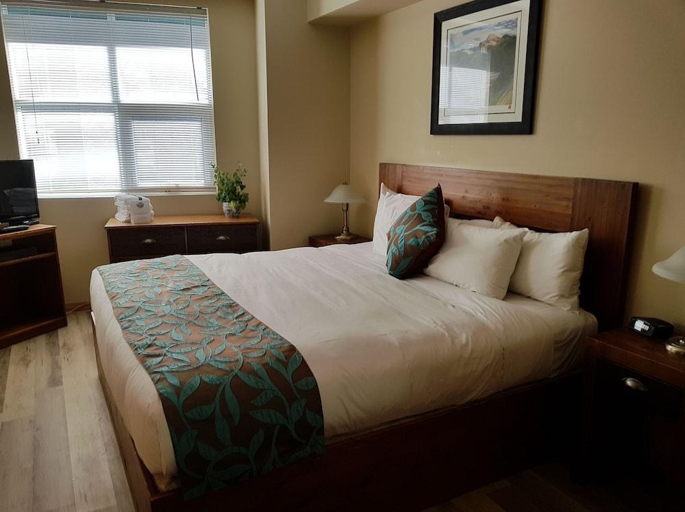 Sunset Resorts Canmore and Spa photo 2