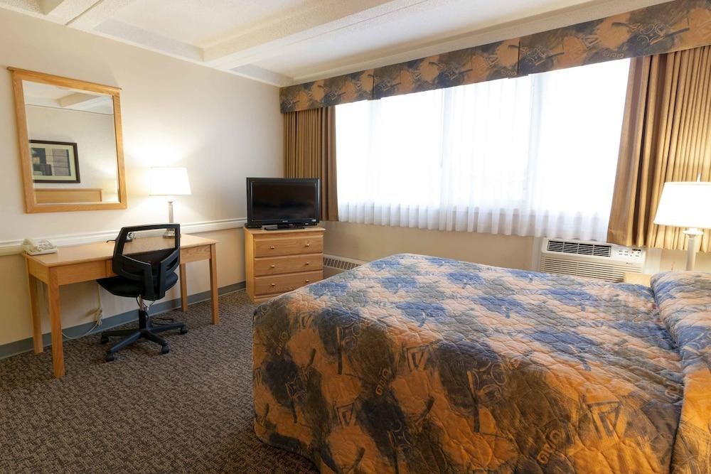 BCM Inns Fort McMurray - Downtown photo 1