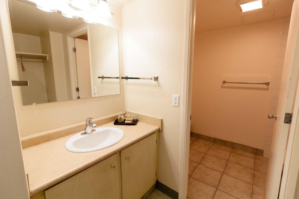 BCM Inns Fort McMurray - Downtown photo 3