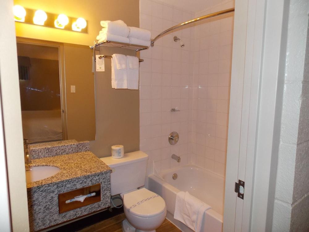 Stonebridge Hotel photo 3