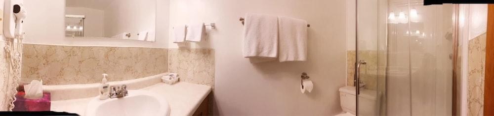 Fair Isle Motel photo 1