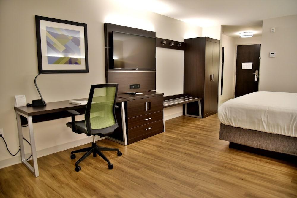 Holiday Inn Express & Suites - Gatineau - Ottawa, an IHG Hotel photo 1