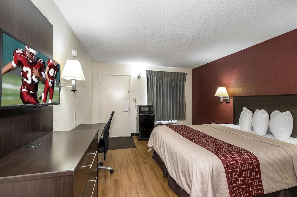 Red Roof Inn Bloomington Normal University photo 1