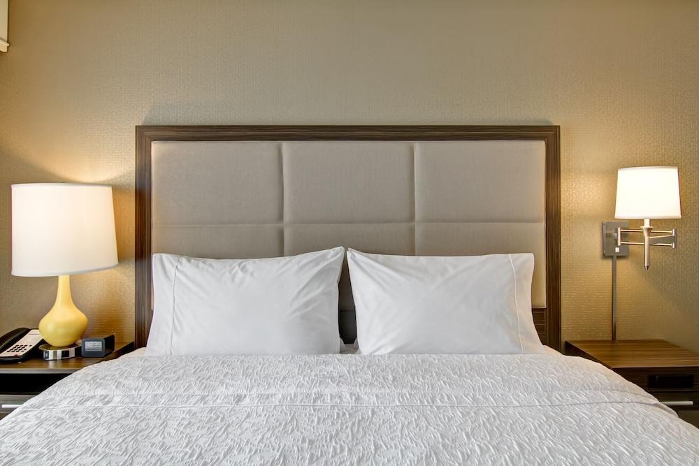 Hampton Inn And Suites Saskatoon Airport photo 1