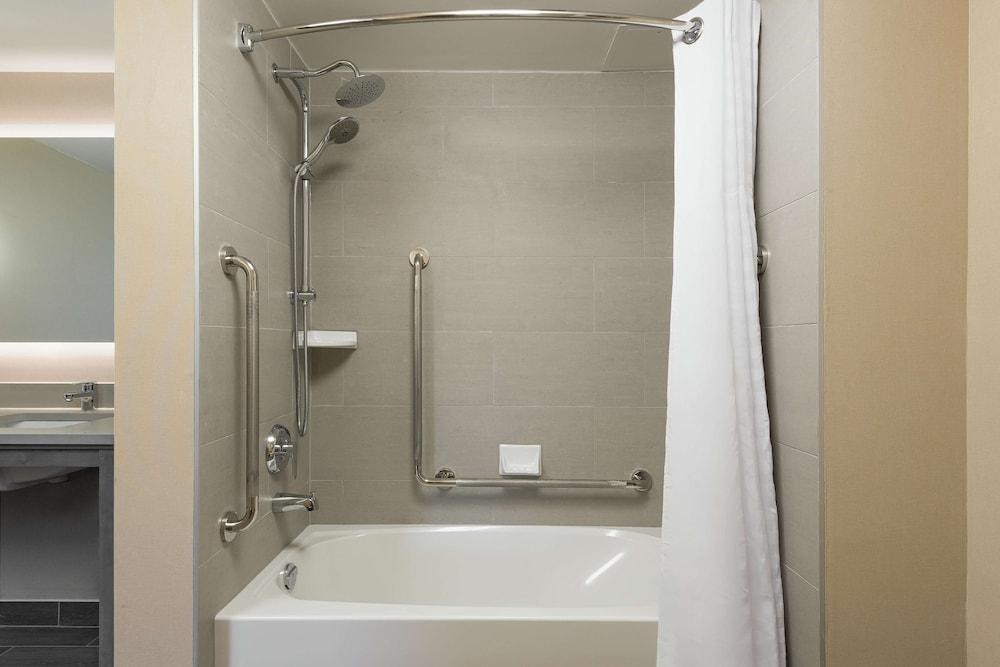 Homewood Suites By Hilton Ottawa Airport photo 3