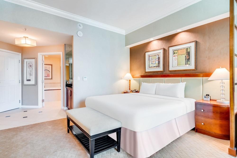 Jet Luxury at The Signature Condo Hotel photo 2