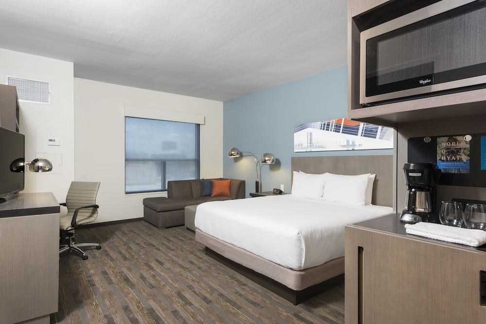 HYATT HOUSE AUSTIN/DOWNTOWN photo 2