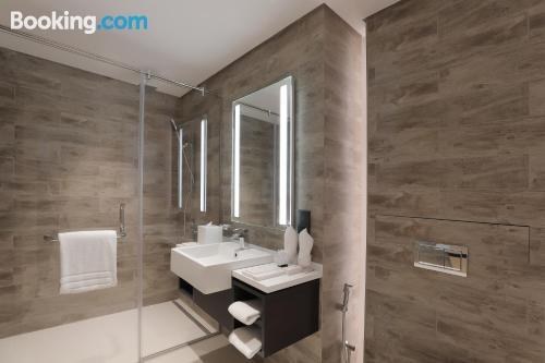 MILLENNIUM MONTROSE EXECUTIVE APARTMENT photo 3