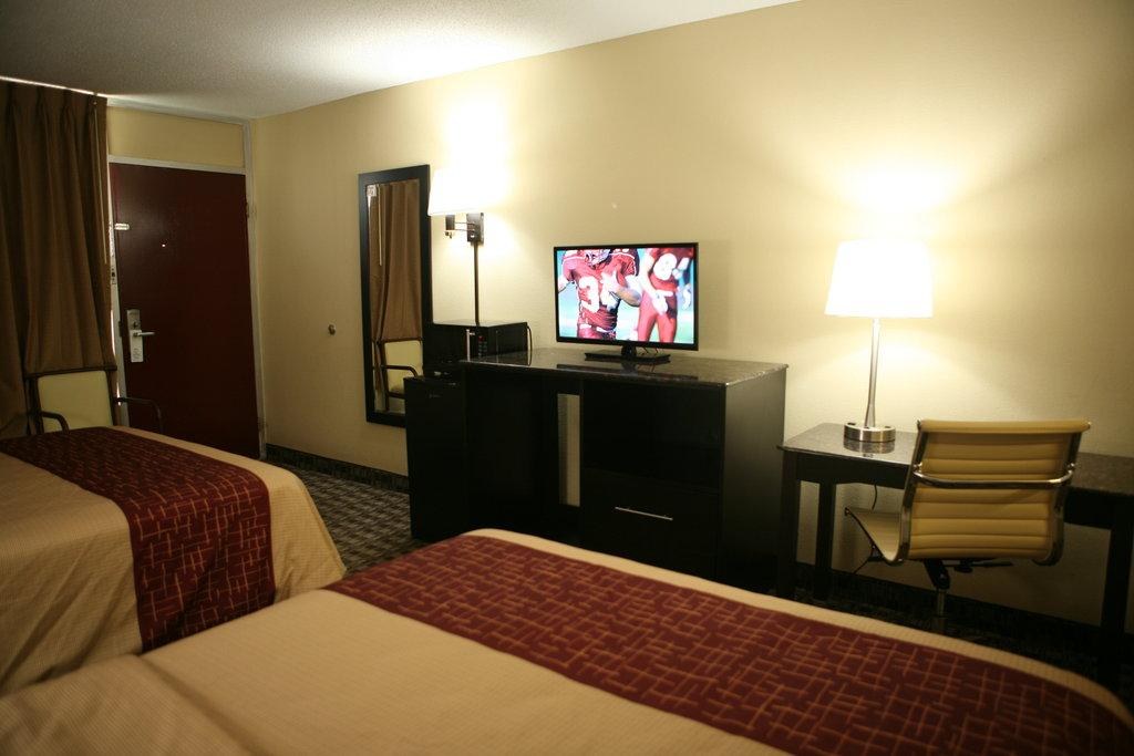 Red Roof Inn & Suites Cave City photo 3