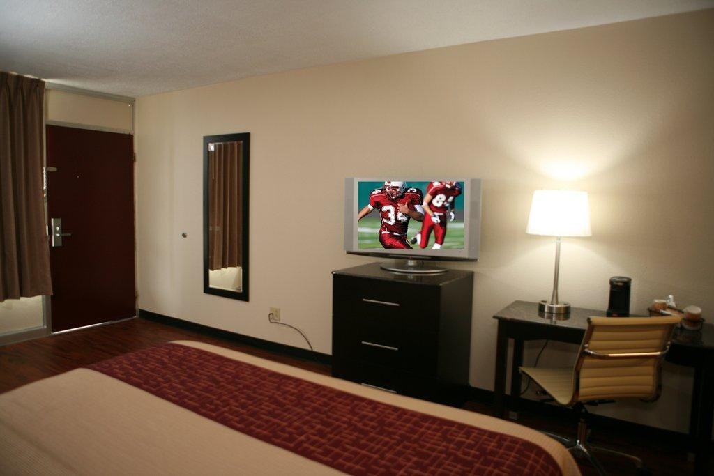 Red Roof Inn & Suites Cave City photo 4