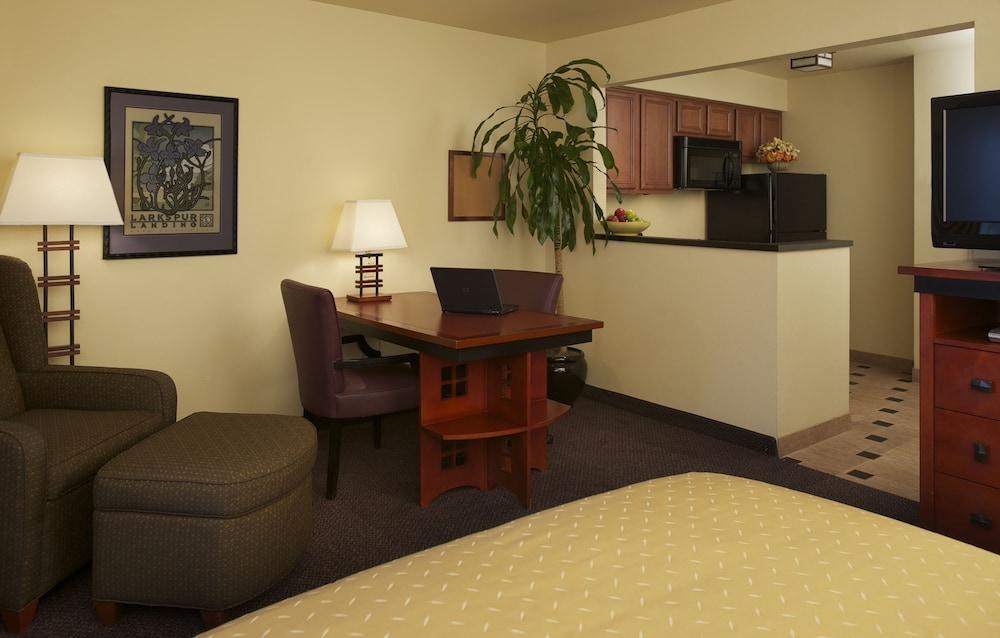 Larkspur Landing Campbell - An All-Suite Hotel photo 1