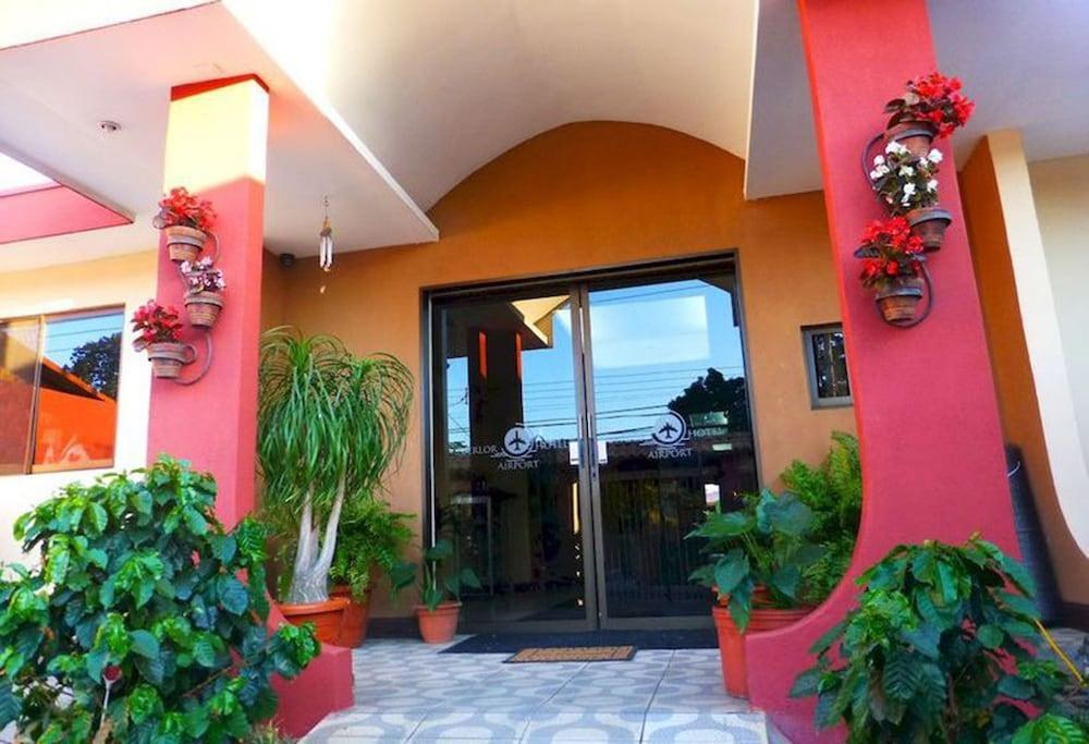 BERLOR AIRPORT INN