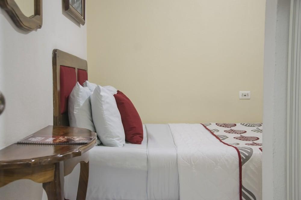 BERLOR AIRPORT INN photo 2