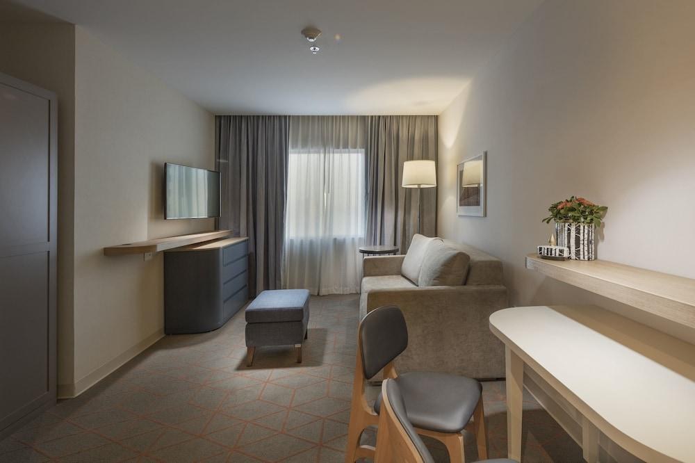 HOLIDAY INN AND SUITES AGUASCALIENTES photo 1