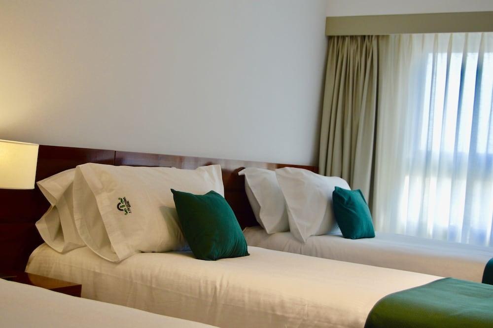 Hotel 6 de Octubre photo 2