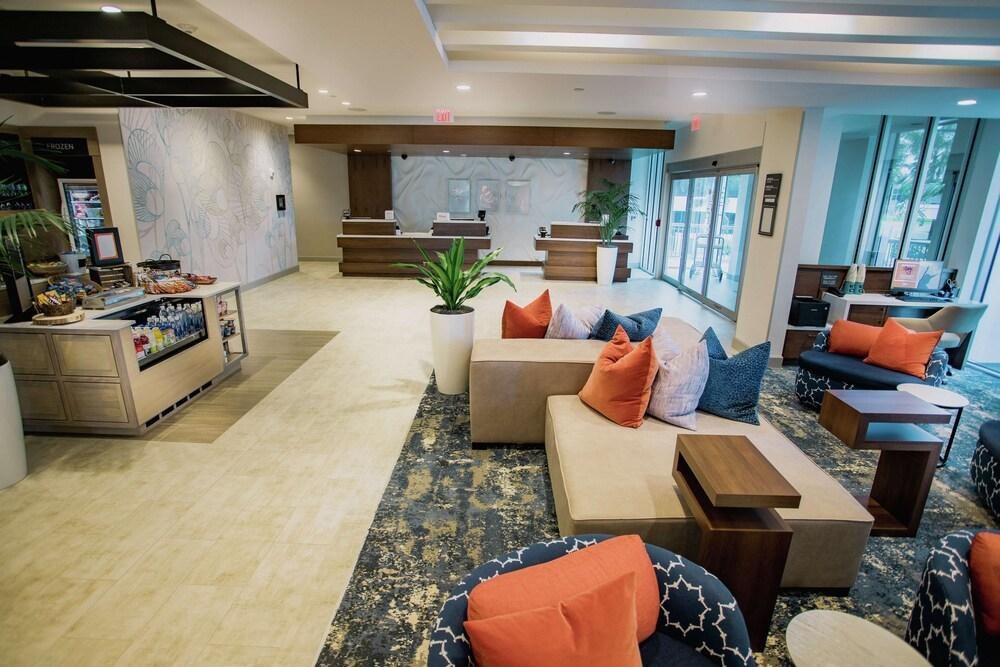 Hilton Garden Inn West Palm Beach I95 Outlets photo 1