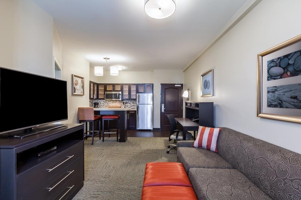 Staybridge Suites Fort Worth Fossil Creek photo 2