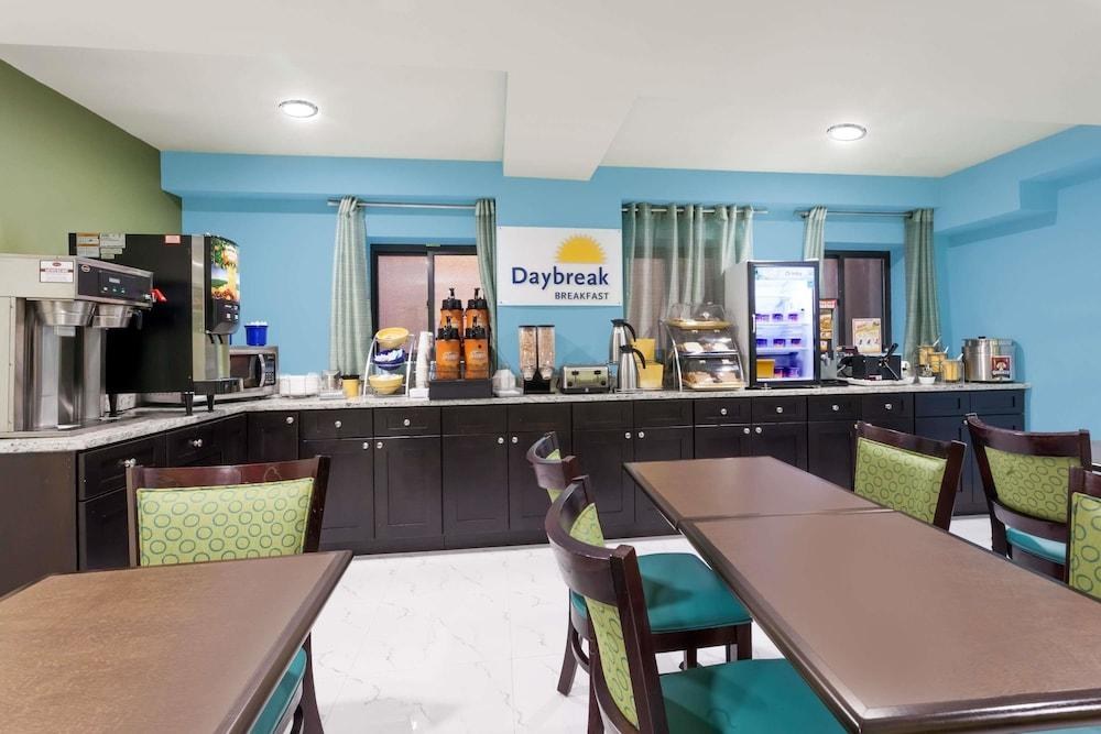 Days Inn & Suites by Wyndham Jamaica JFK Airport photo 3