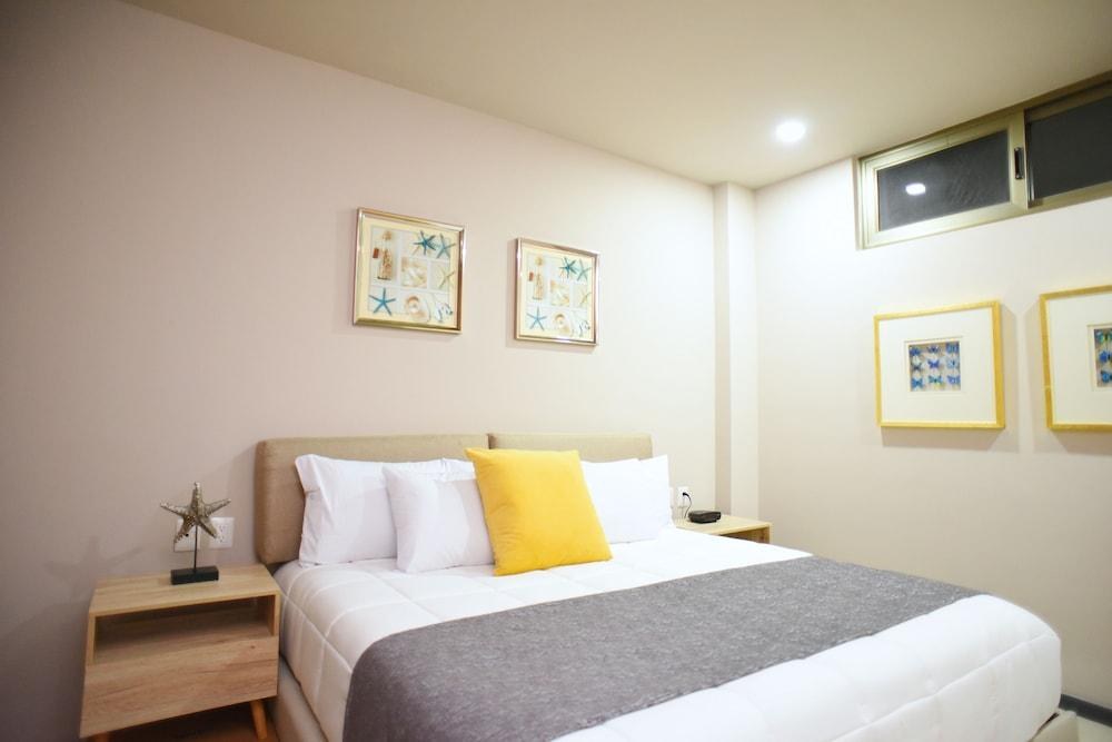Marina Suites photo 2