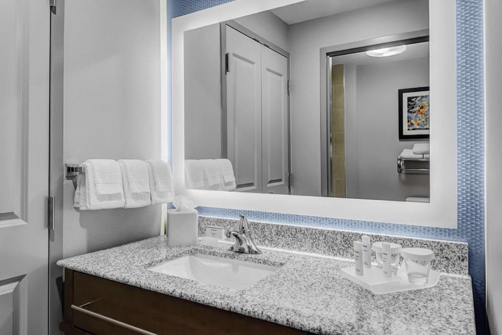 Homewood Suites by Hilton Wauwatosa Milwaukee photo 3